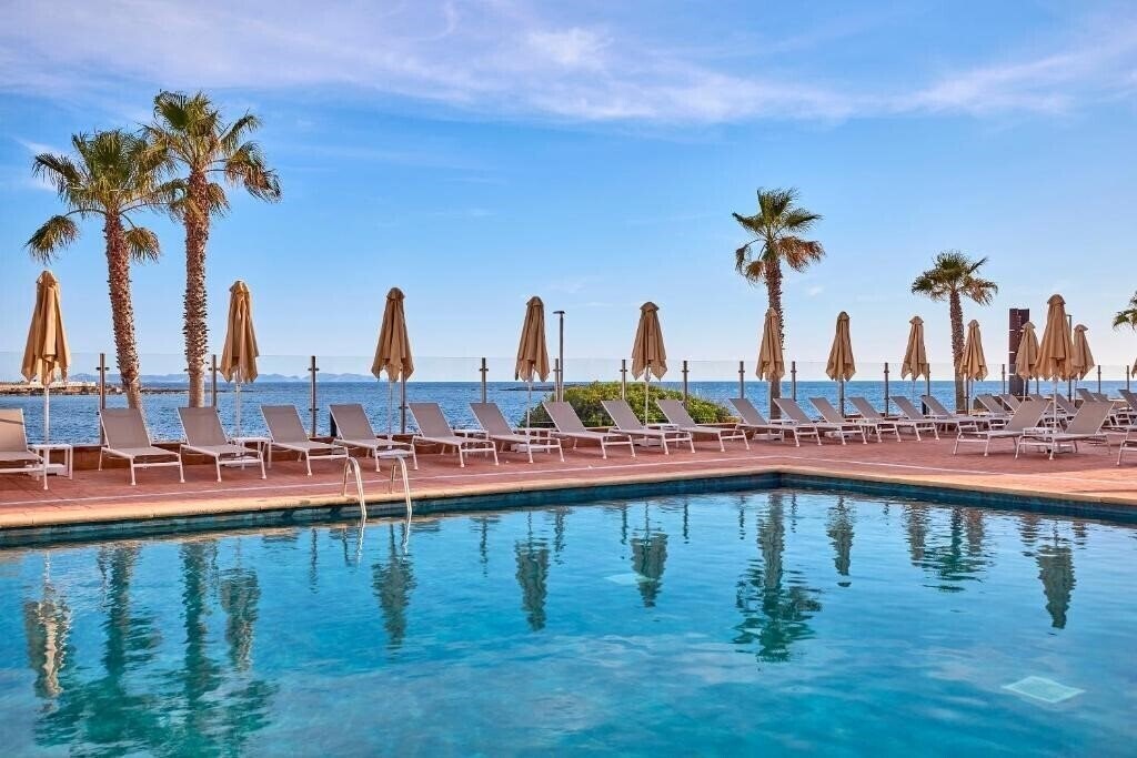 Готель Universal Hotel Romantica 3*