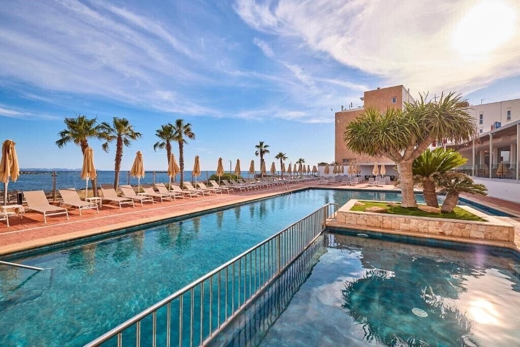 Зображення Universal Hotel Romantica 3*