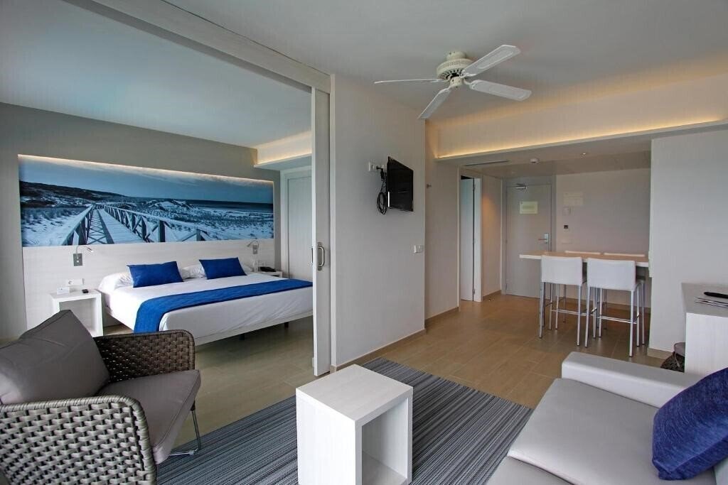 Фото BG Tonga Tower Design Hotel & Suites 4*