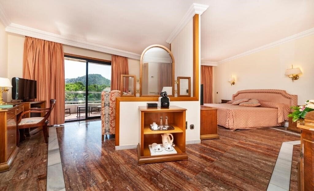 Картинка Serrano Palace 5*