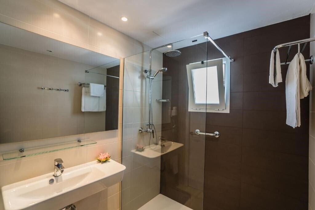 Фотографія Apartamentos Holiday Center 2*