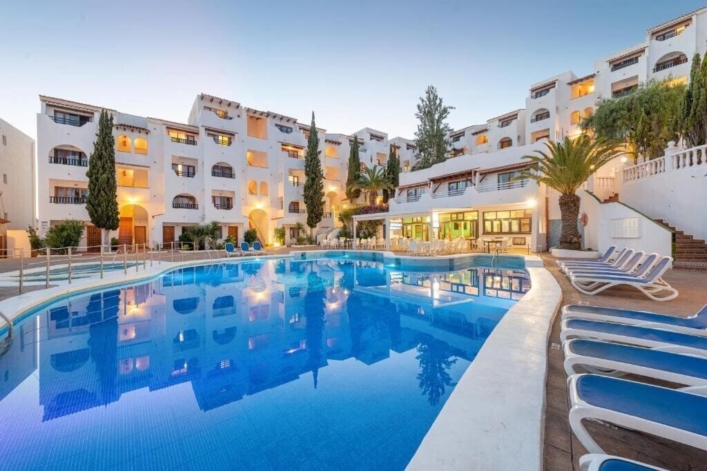 Готель Holiday Park Santa Ponsa 2*