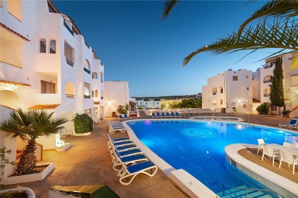 Фотографія Apartamentos Holiday Park 2*