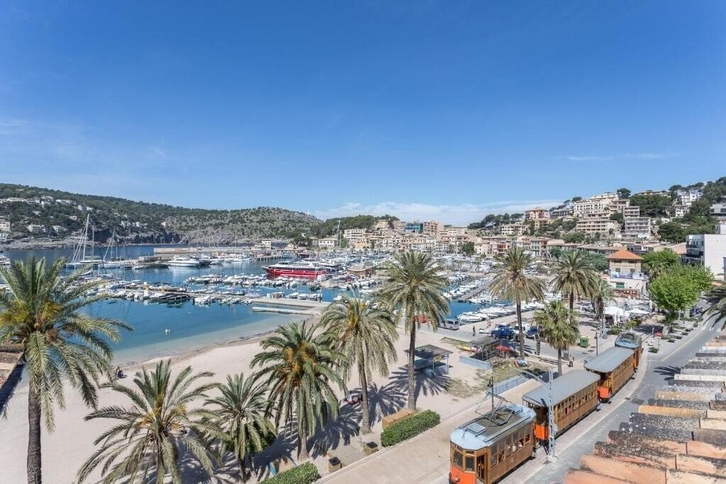 Отель Aparthotel Soller Beach 4*