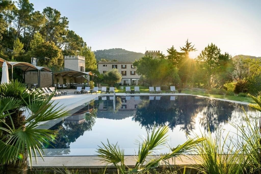Отель Castell Son Claret 5*
