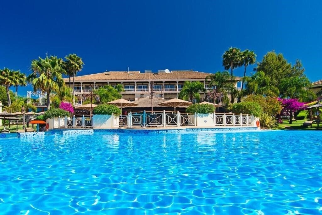 Готель Lindner Hotel Mallorca Portals Nous 4*