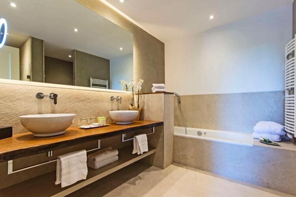 Фото Lindner Golf & Wellness Resort Portals Nous 4*