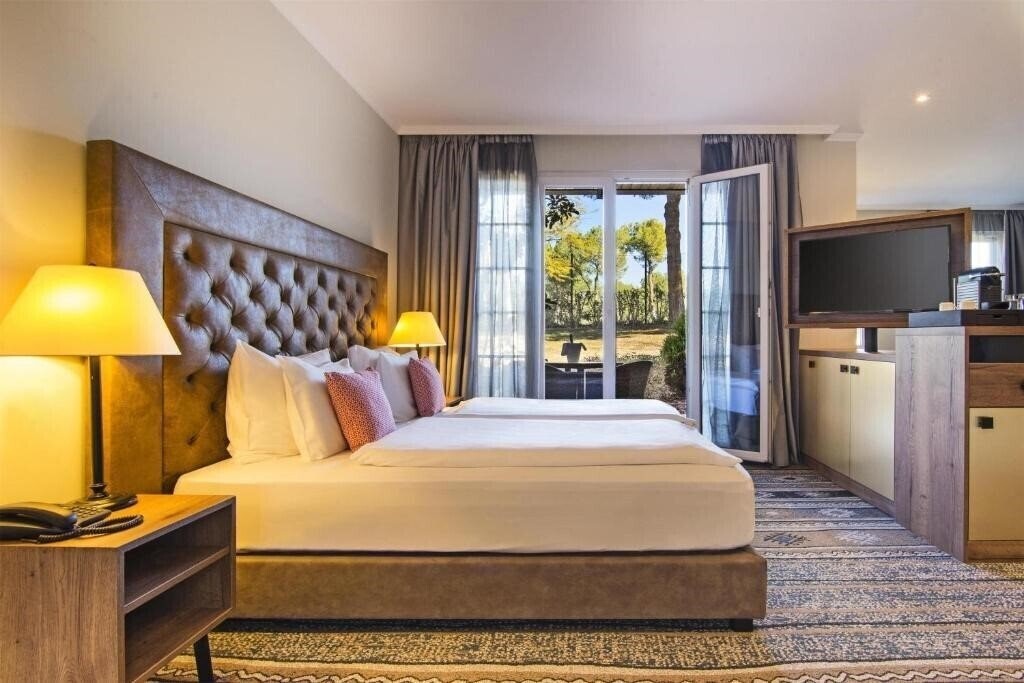 Фотографія Lindner Hotel Mallorca Portals Nous 4*