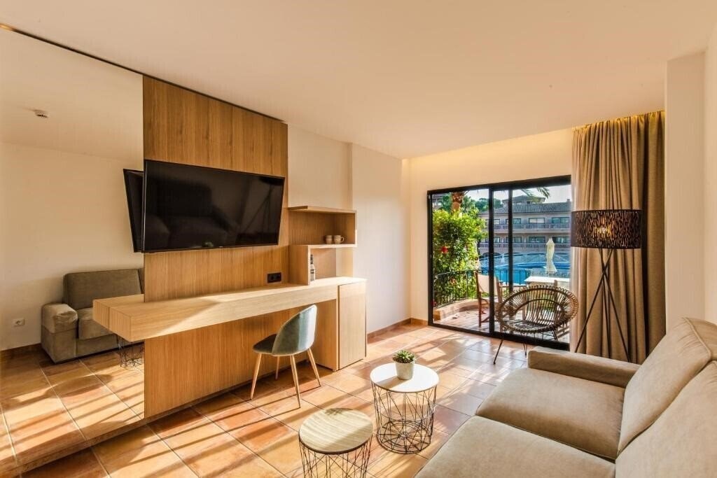 Фото Mon Port 4*