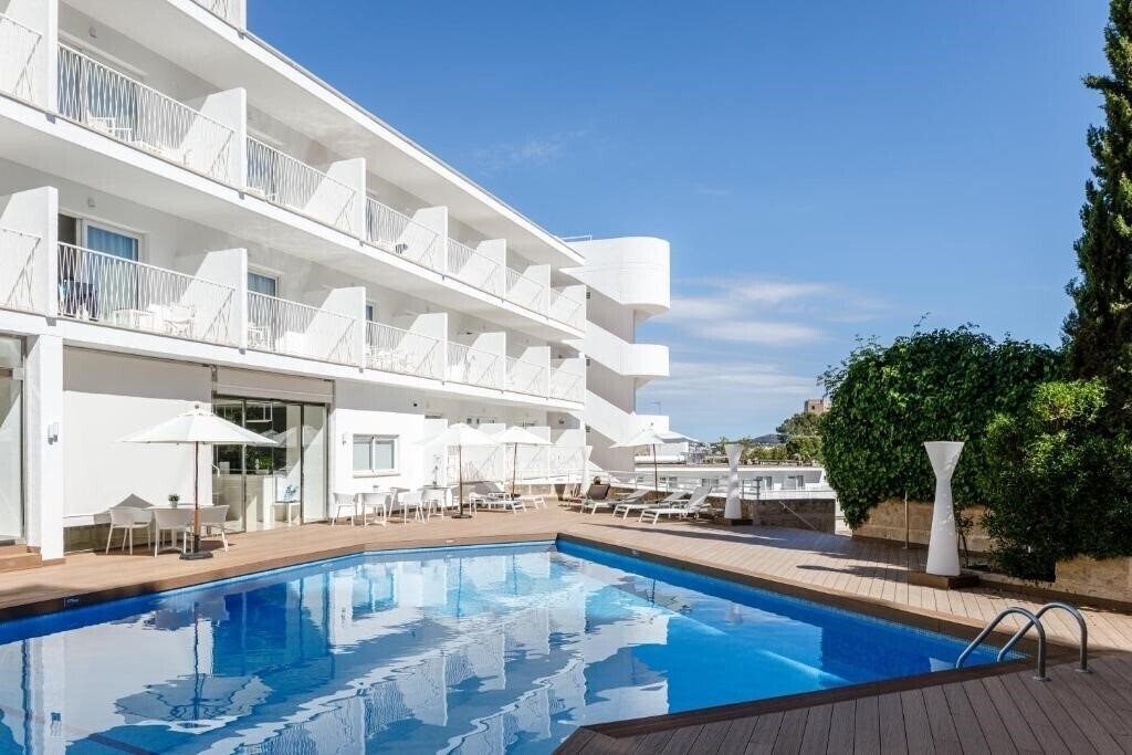 Отель TORA HOTEL 3*
