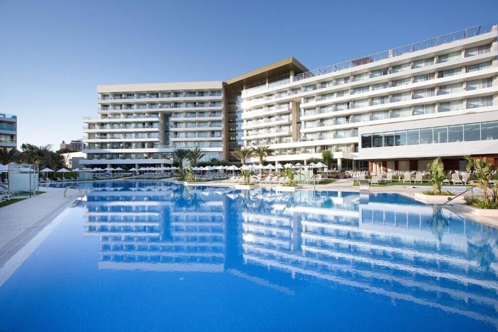 Отель Hipotels Playa De Palma Palace 5*
