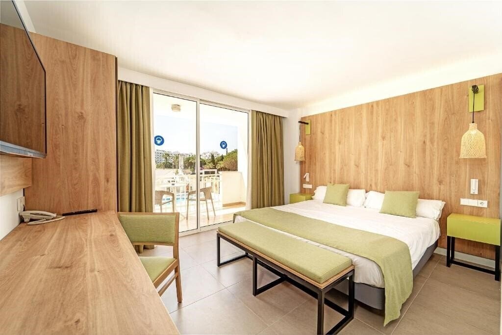 Отель Ibersol Siurell 4*