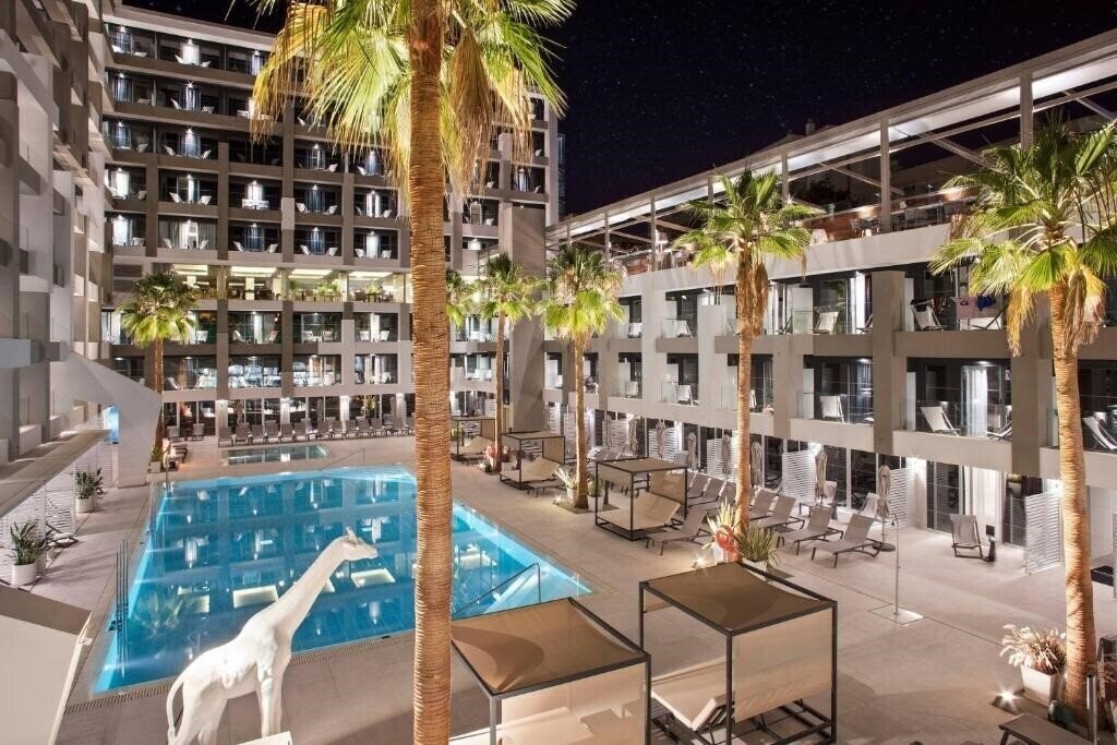 Готель Innside by Melia Palma Bosque 4*