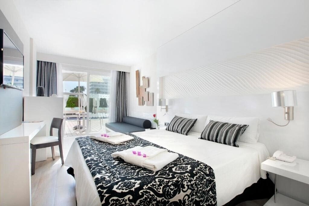 Фото Mar Hotels Playa de Muro Suites 4*