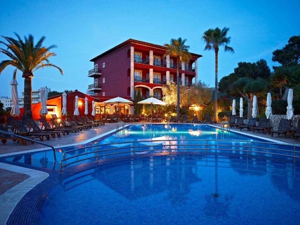 Отель Cala Sant Vicenc 4*