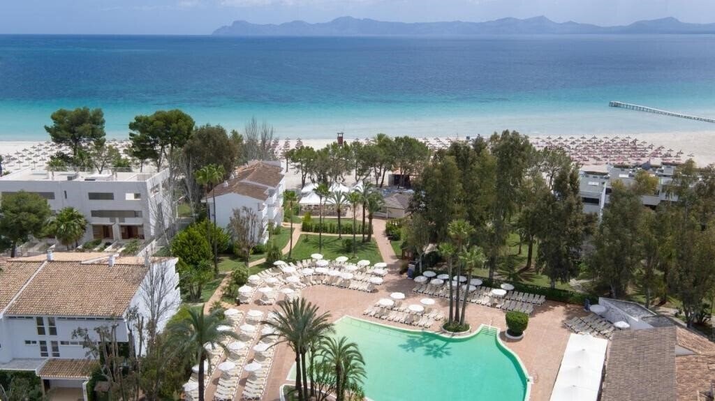 Готель Iberostar Ciudad Blanca 4*