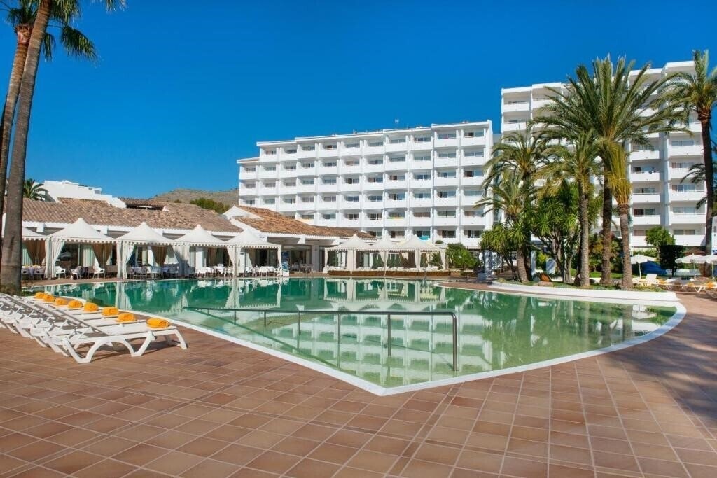 Готель Iberostar Ciudad Blanca 4*