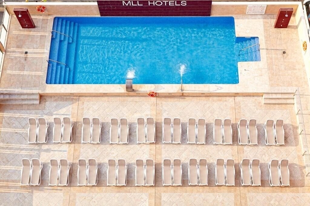 Отель MLL Caribbean Bay 3*
