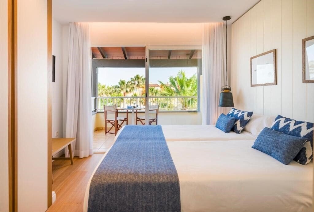 Готель Club Del Sol Aparthotel 4*