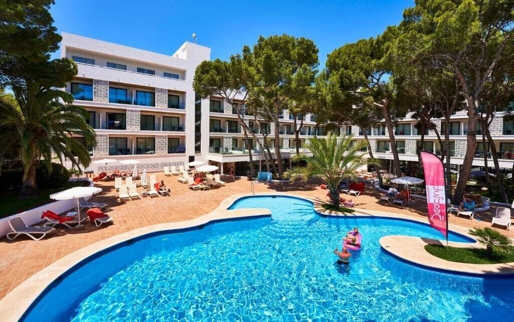 Готель Hotel & SPA S'Entrador Playa 4*