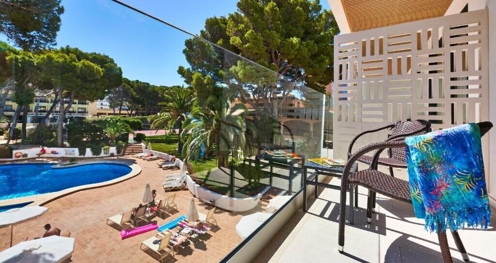 Фотографія Hotel & SPA S'Entrador Playa 4*