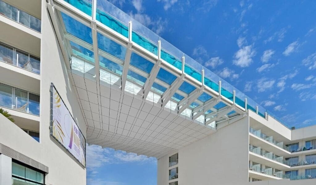 Отель Innside by Melia Calvia Beach 4*