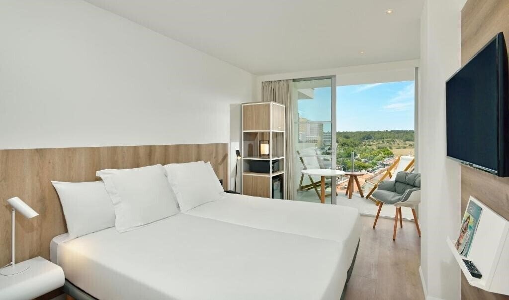 Фото Innside by Melia Calvia Beach 4*