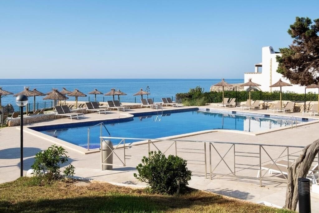Готель Alua Suites Las Rocas 4*
