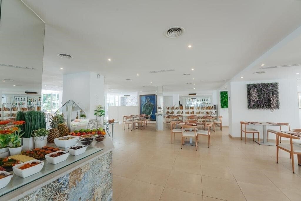 Зображення Aparthotel Ses Fotges 4*