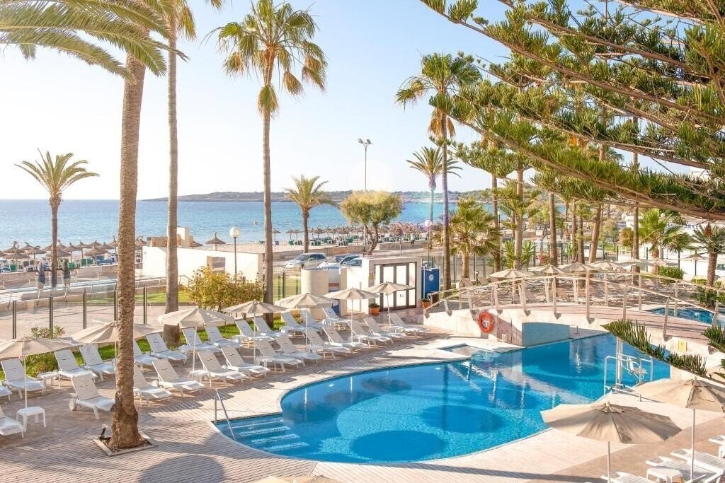 Готель Cm Playa Del Moro 4*
