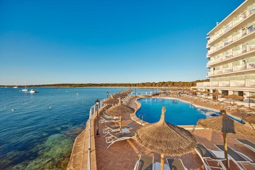 Готель Universal Hotel Marques 4*