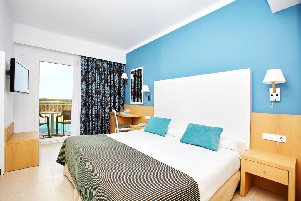 Фото Universal Hotel Marques 4*