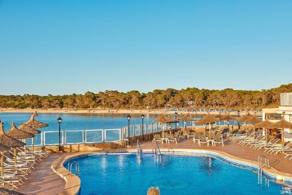 Фотографія Universal Hotel Marques 4*