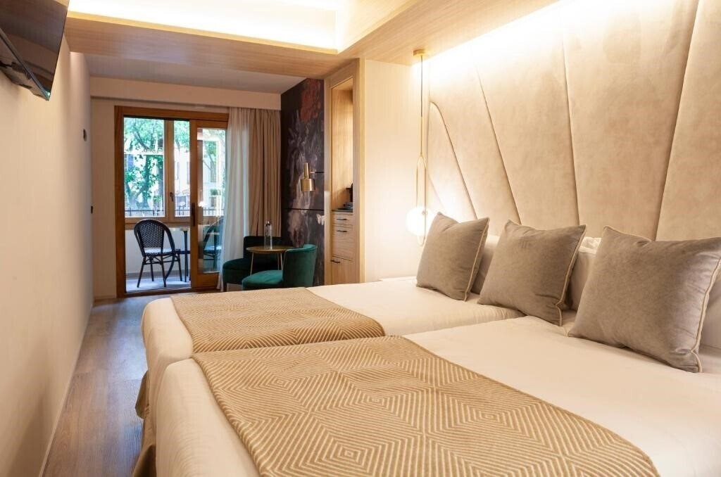 Фото Nivia Born Boutique Hotel 4*