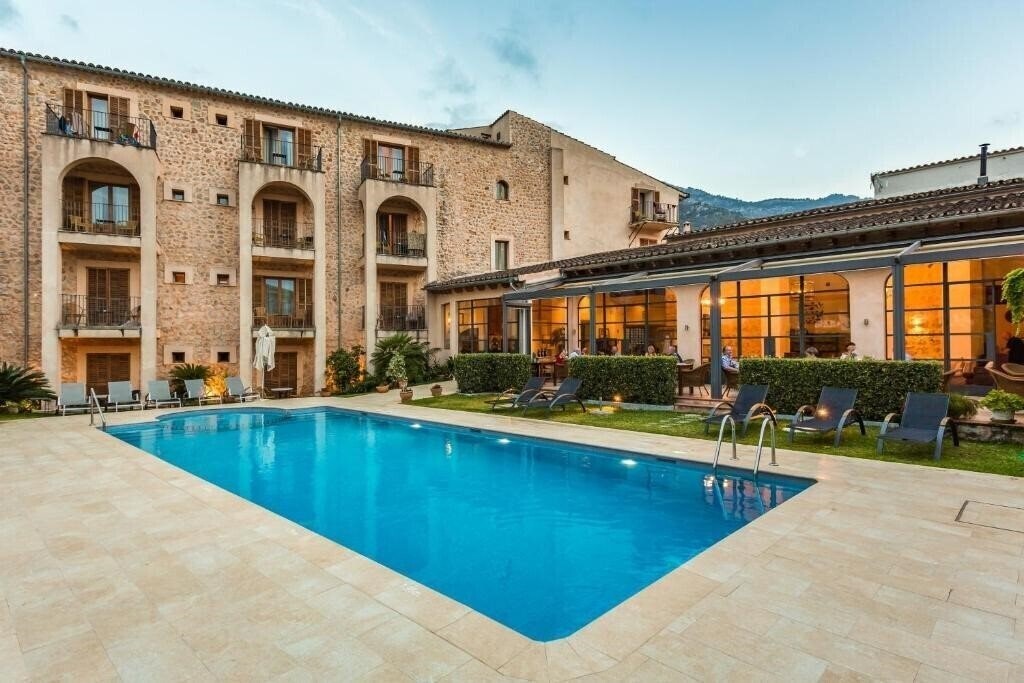 Фото Ca L Bisbe 4*