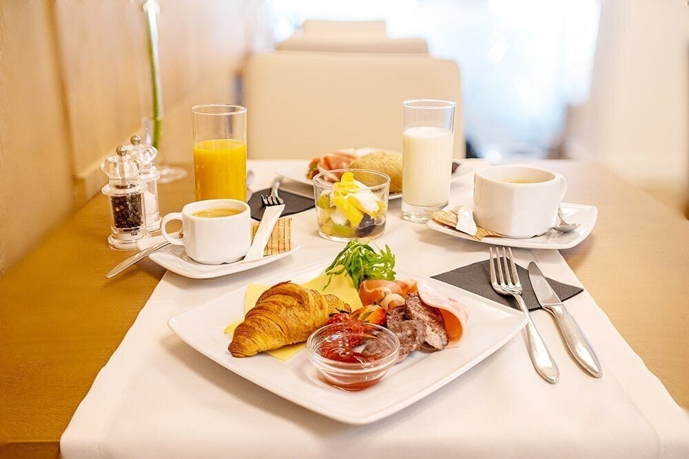 Фото The Place 4*