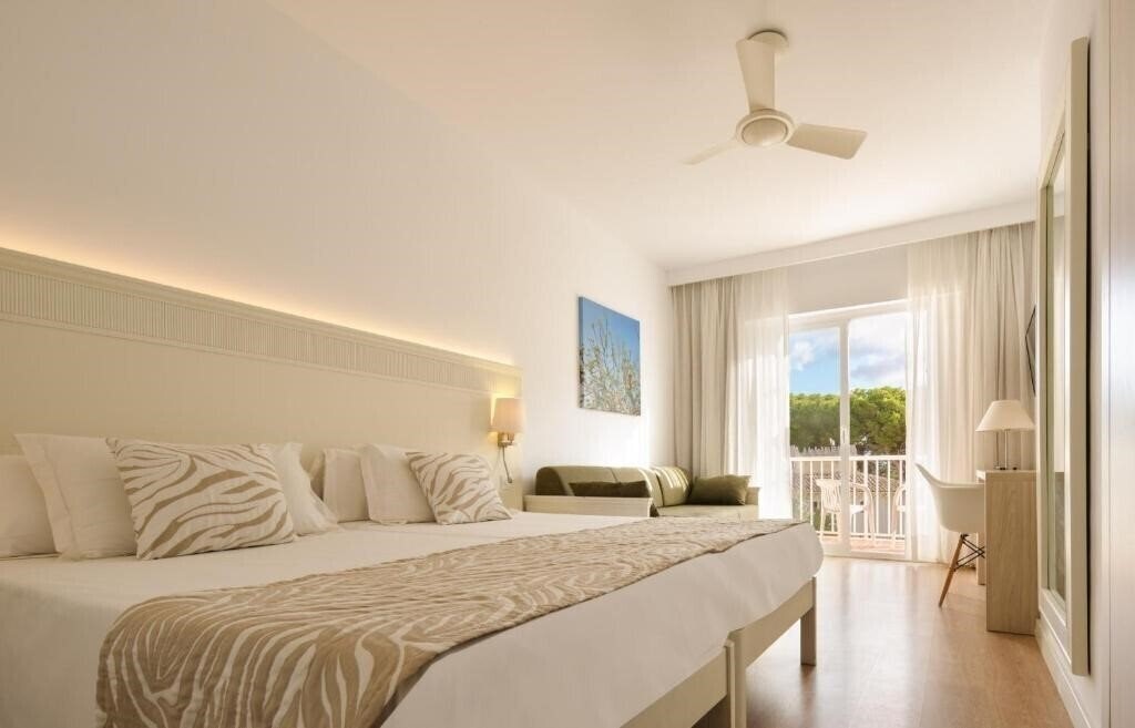 Фото Castell Dels Hams 4*