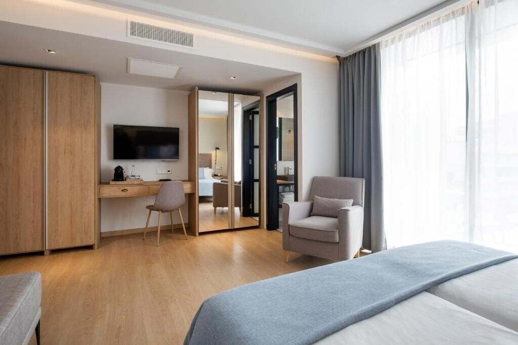 Фото Kyrat Amarac Suites 4*