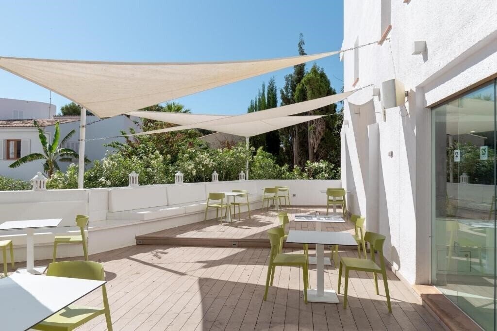 Картинка R2 Bahia Cala Ratjada Design 4*