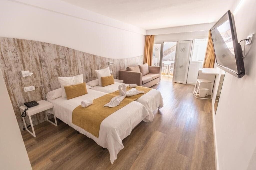 Картинка R2 Bahia Cala Ratjada Design 4*