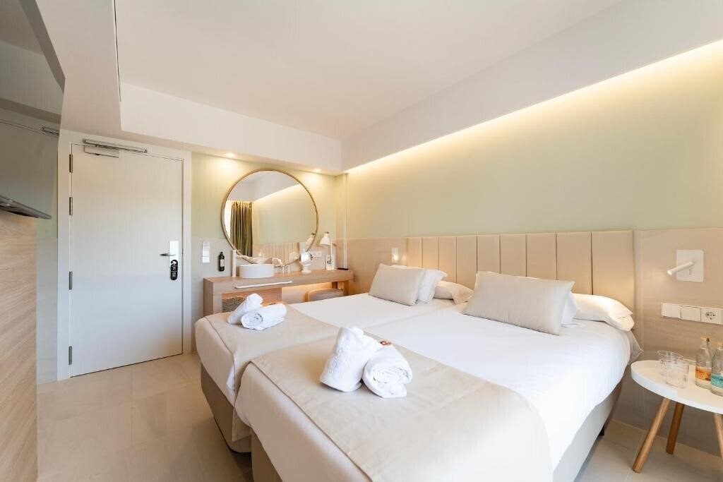 Готель Cosmopolitan (Playa De Palma) 4*