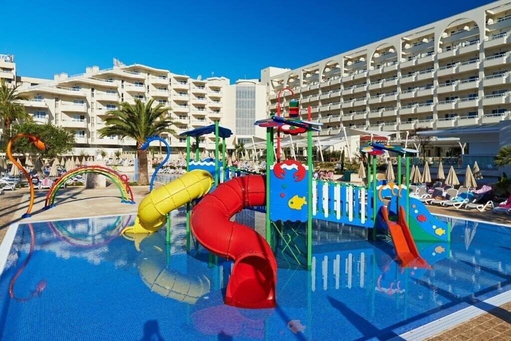 Готель Hipotels Coma Gran 4*