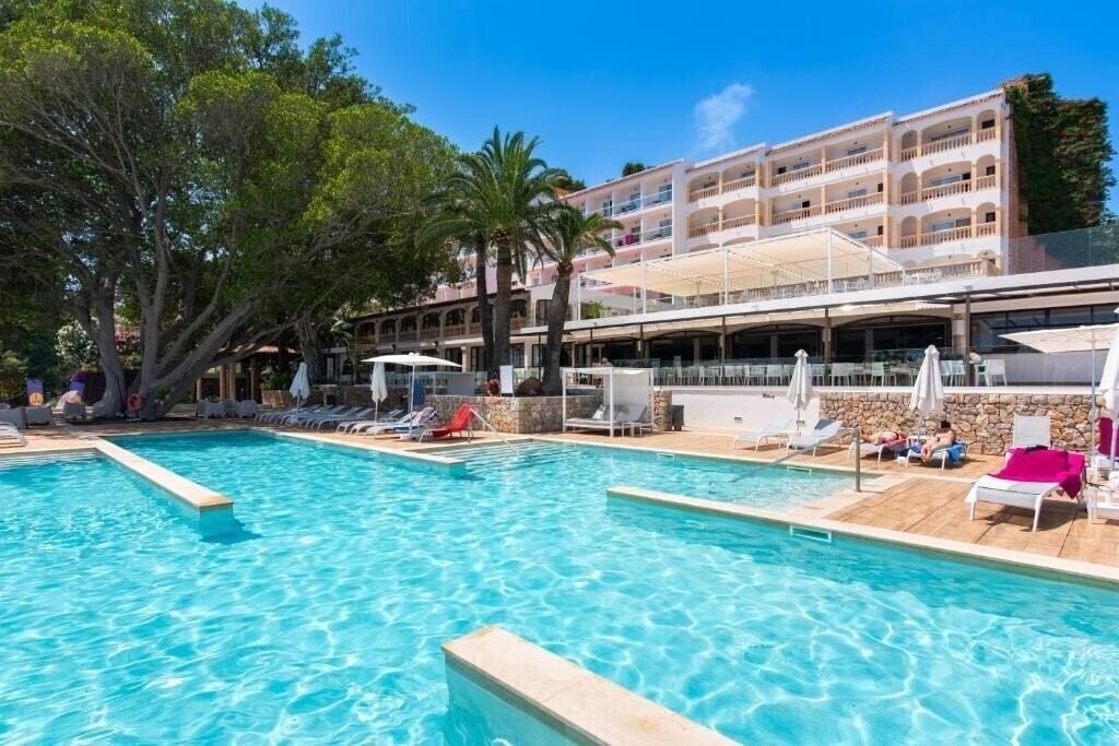 Готель Na Taconera (Cala Ratjada) 4*