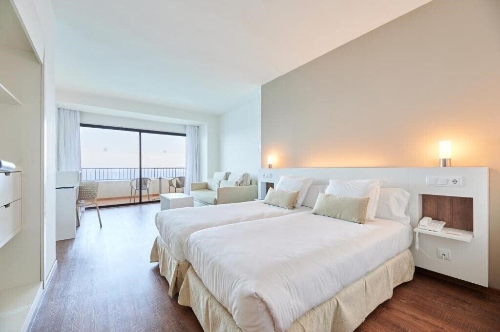 Фотографія Alua Calas De Mallorca Resort (ex. Sol) 4*