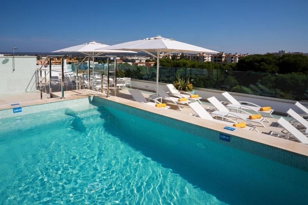 Готель Seasun Aniram 4*