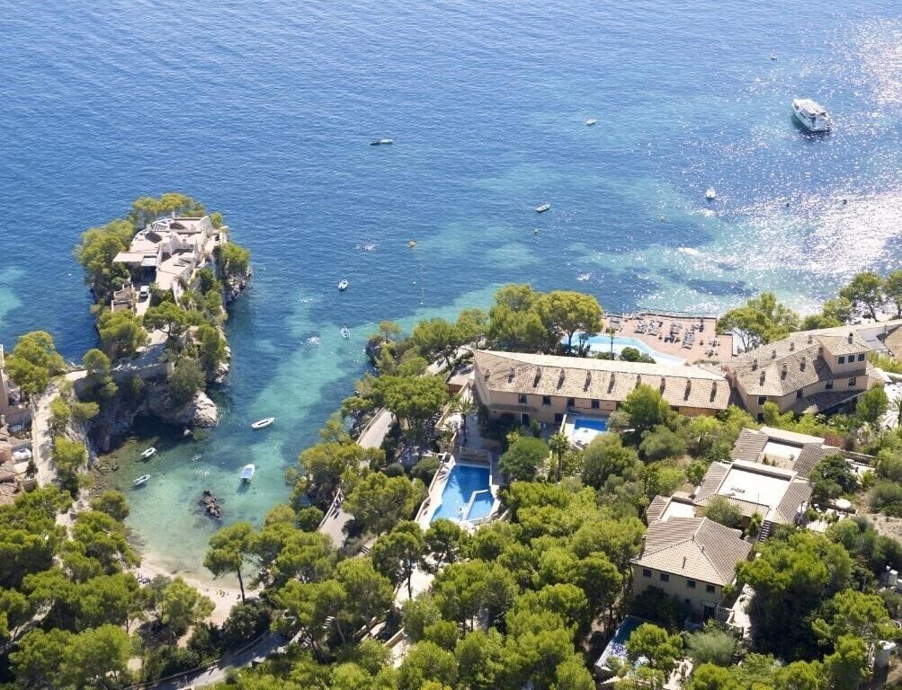 Готель Petit Cala Fornells 5*