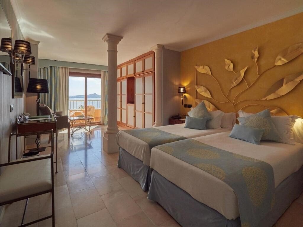 Фото Petit Cala Fornells 5*