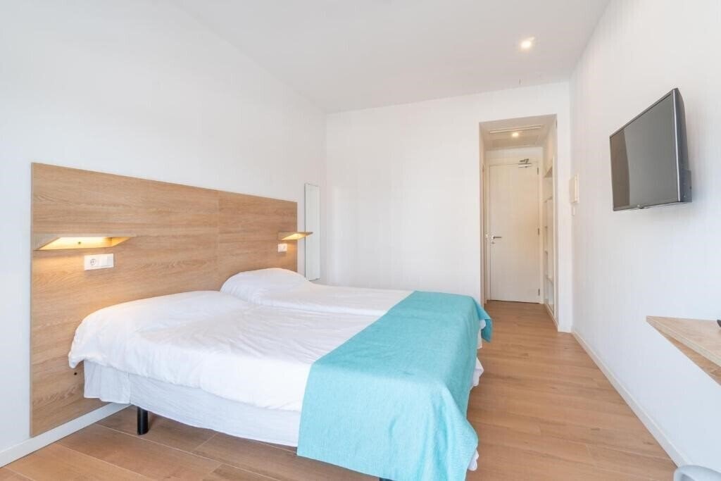 Отель Hostal Alcina 1*