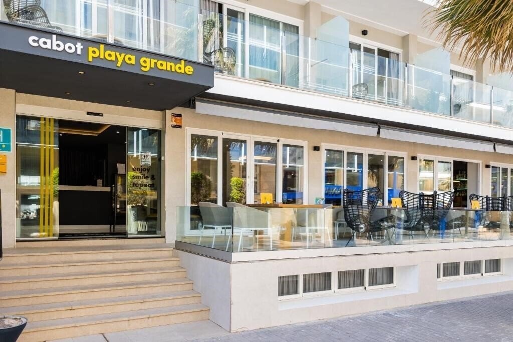 Отель Playa Grande 3*