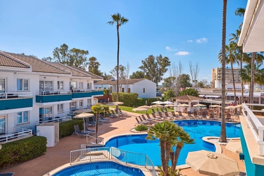 Готель Universal Aparthotel Elisa 4*